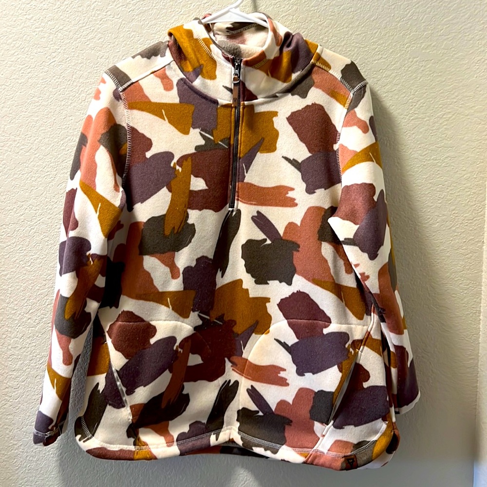 LIV Hooded Pull Over Size XL